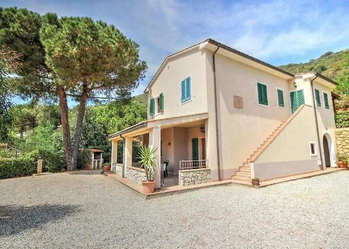 Moira Каполивери